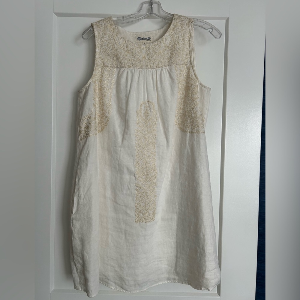 Madewell white linen sleeveless dress with cream stitching & pockets.Size M. EUC